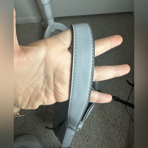 Sole Society Chic Gray Hobo Bag with Quilted Texture - Picture 11 of 13